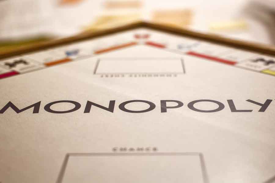 Permainan Monopoli dan Ejekan untuk Tuan Tanah Rakus | Pilar.ID